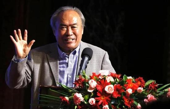 目前，罗克是巴西国内转会市场价值排名第二的球员（4000万欧），仅次于首位的恩德里克（明年7月正式加盟皇马）。